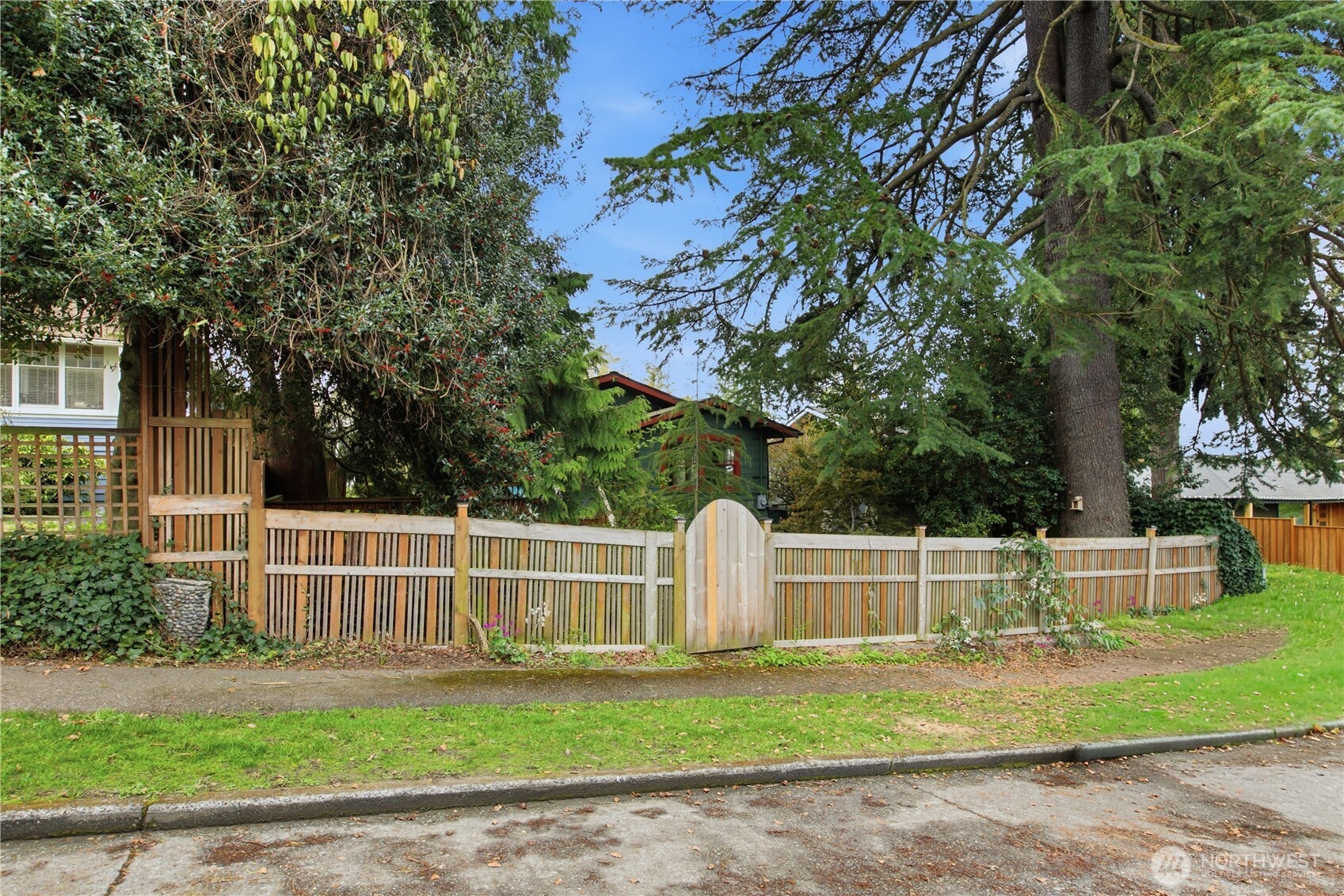 4319 SW Mills Street Seattle WA 98136