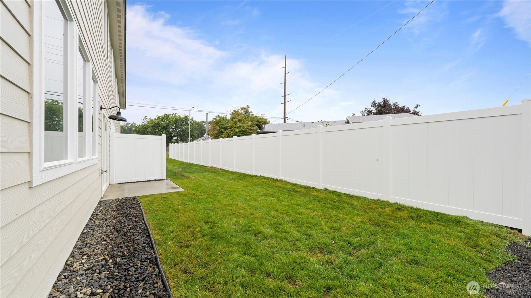 3527 W 6th Place Kennewick WA 99336