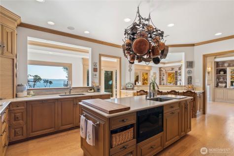 4205 SW Point Robinson Road Vashon WA 98070