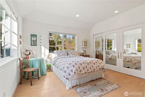 4205 SW Point Robinson Road Vashon WA 98070