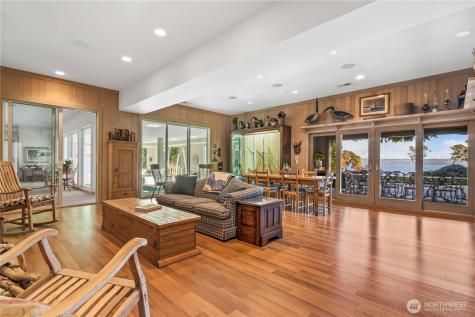 4205 SW Point Robinson Road Vashon WA 98070