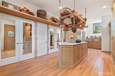 4205 SW Point Robinson Road Vashon WA 98070