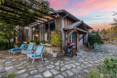 4205 SW Point Robinson Road Vashon WA 98070
