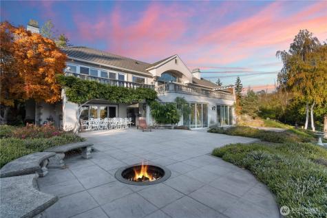 4205 SW Point Robinson Road Vashon WA 98070