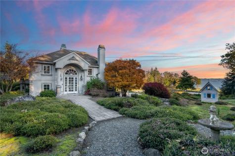 4205 SW Point Robinson Road Vashon WA 98070