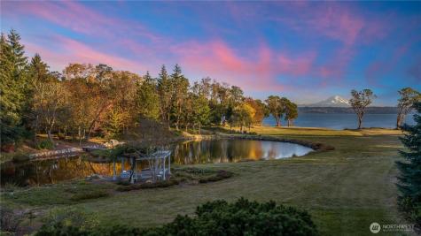 4205 SW Point Robinson Road Vashon WA 98070