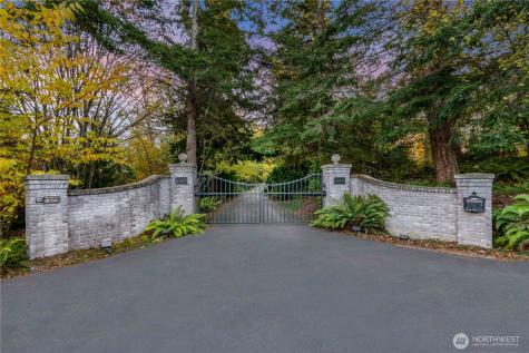 4205 SW Point Robinson Road Vashon WA 98070