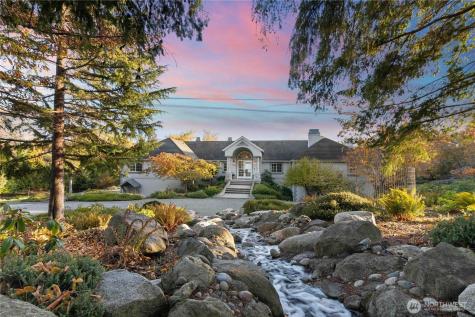 4205 SW Point Robinson Road Vashon WA 98070