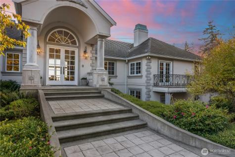 4205 SW Point Robinson Road Vashon WA 98070