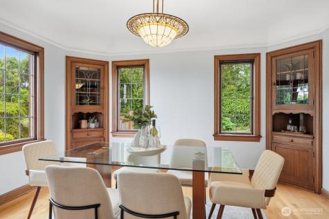 1560 28th Avenue W Seattle WA 98199
