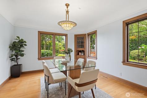 1560 28th Avenue W Seattle WA 98199