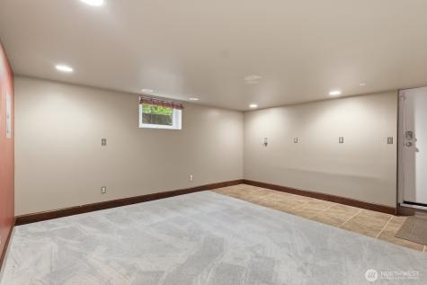 1560 28th Avenue W Seattle WA 98199