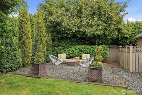 1560 28th Avenue W Seattle WA 98199