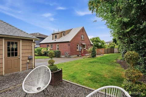 1560 28th Avenue W Seattle WA 98199