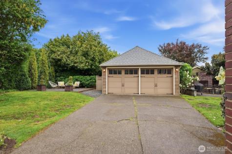 1560 28th Avenue W Seattle WA 98199