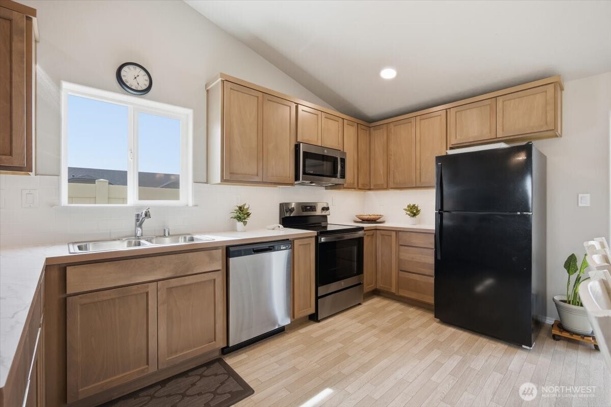 700 Regina Place Grandview WA 98930