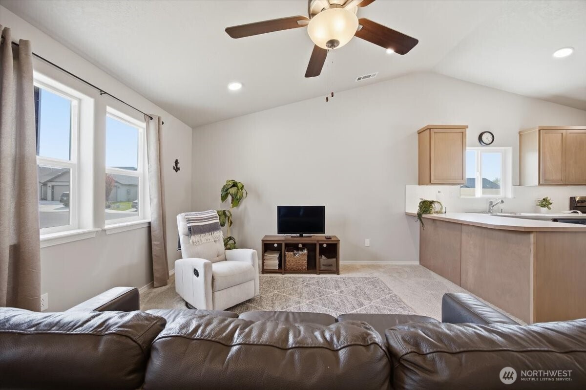 700 Regina Place Grandview WA 98930