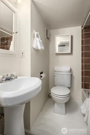5519 18th Avenue S Seattle WA 98108
