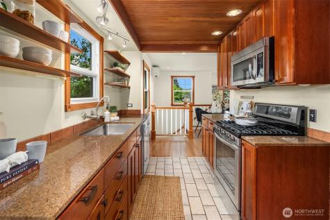 5519 18th Avenue S Seattle WA 98108