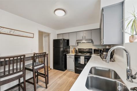 2942 S Fontanelle Street Seattle WA 98108