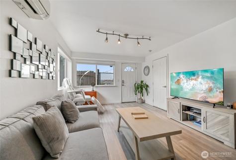 2942 S Fontanelle Street Seattle WA 98108