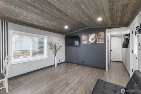 322 Chicago Boulevard S Pacific WA 98047