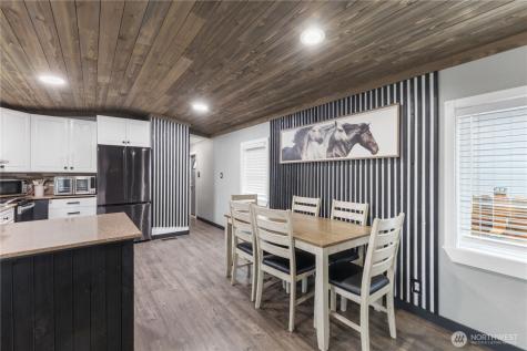 322 Chicago Boulevard S Pacific WA 98047