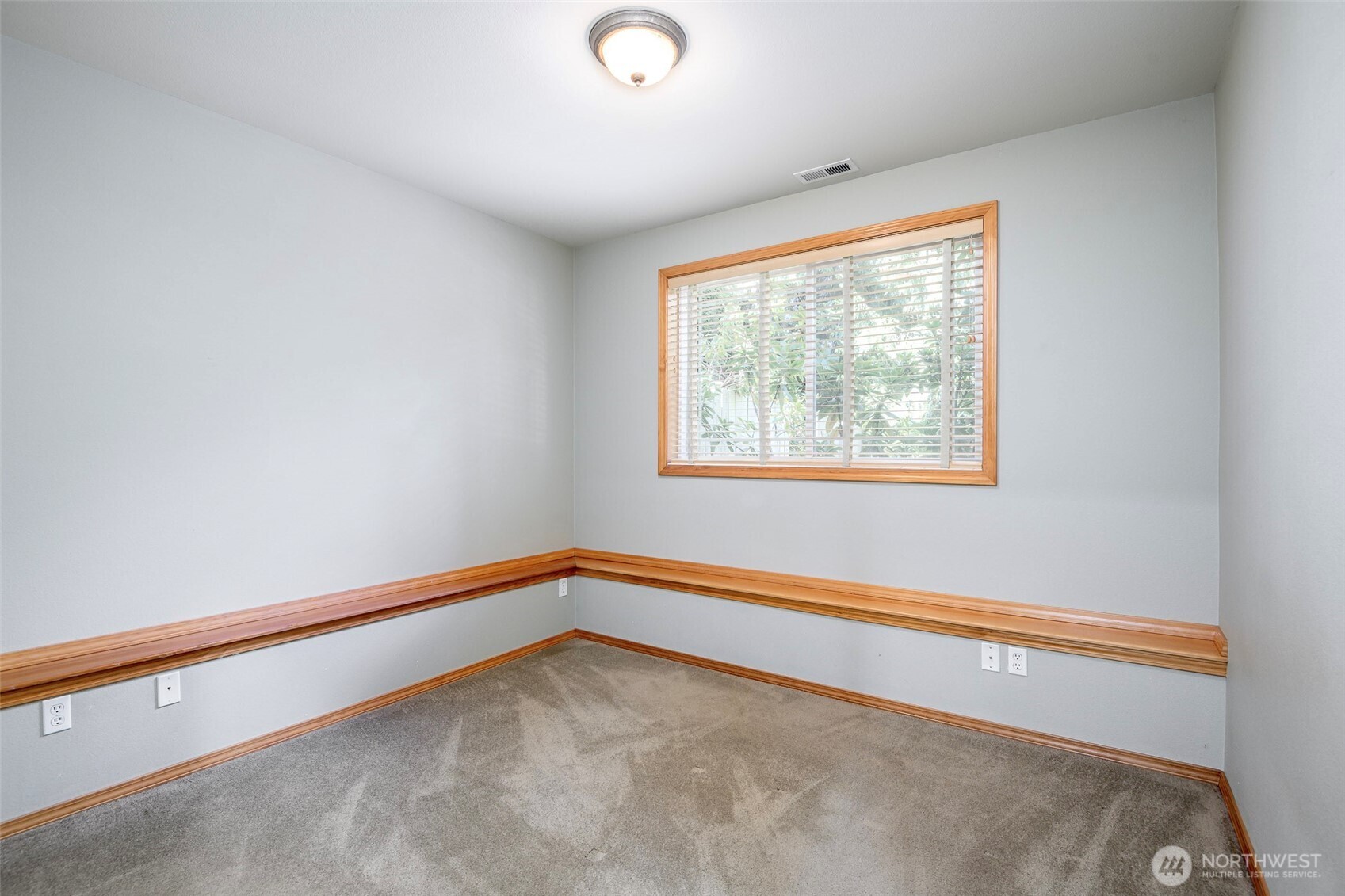2703 5th Street SW Puyallup WA 98373