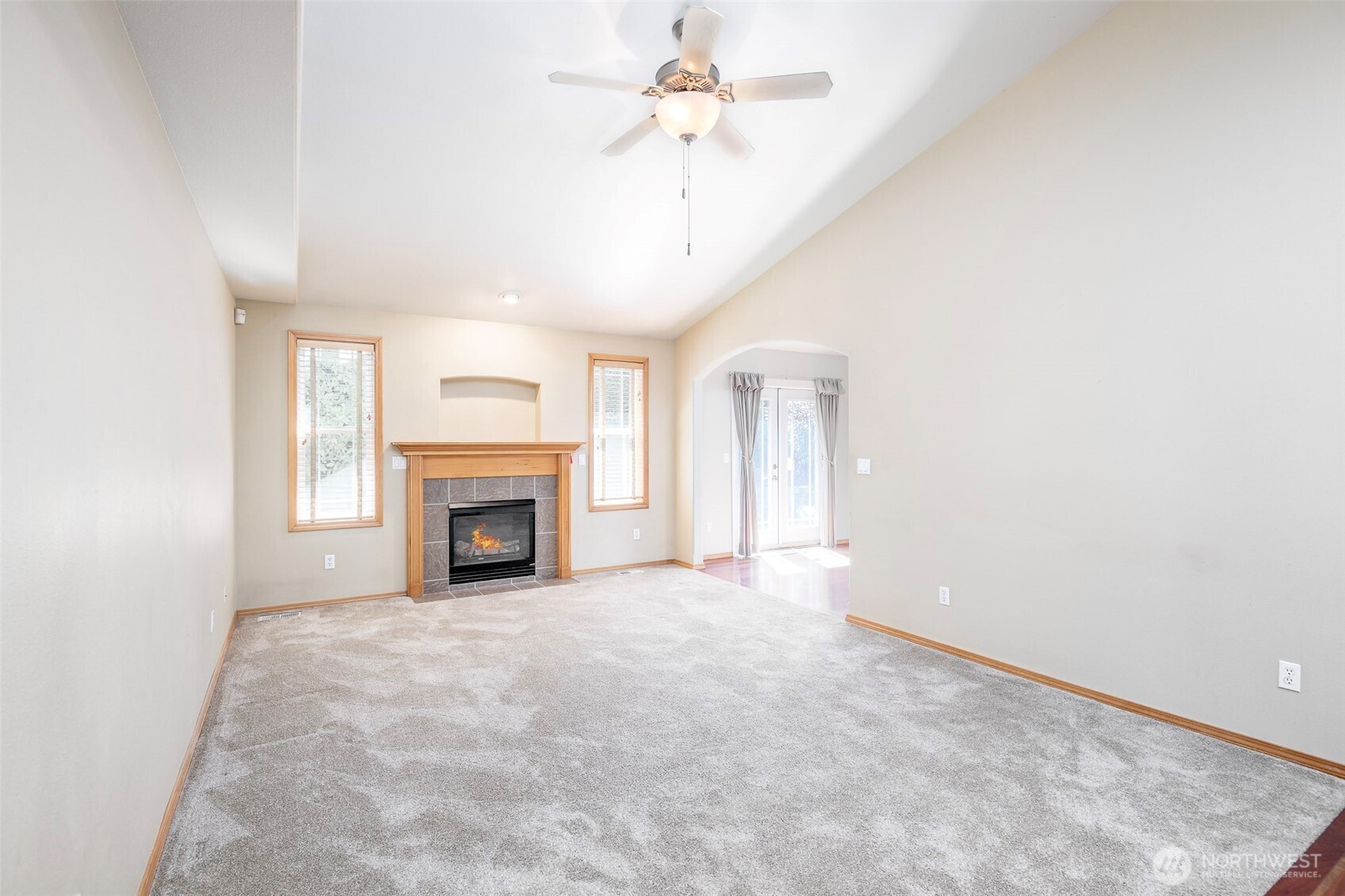 2703 5th Street SW Puyallup WA 98373