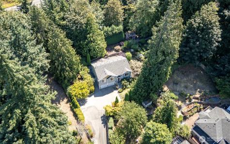 2703 5th Street SW Puyallup WA 98373