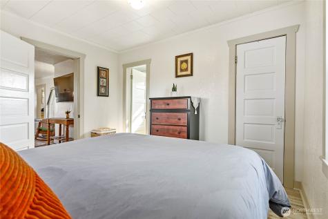 1305 W Illinois Street Bellingham WA 98225