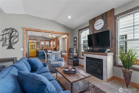 481 Mackinaw Lane Chelan WA 98816