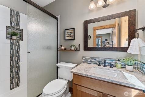 481 Mackinaw Lane Chelan WA 98816
