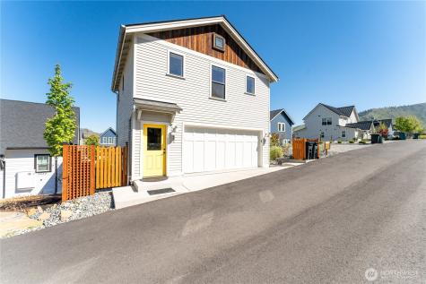 481 Mackinaw Lane Chelan WA 98816