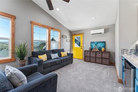 481 Mackinaw Lane Chelan WA 98816