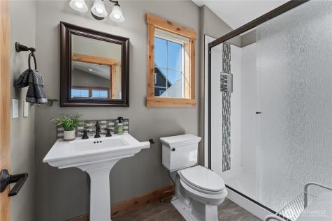 481 Mackinaw Lane Chelan WA 98816