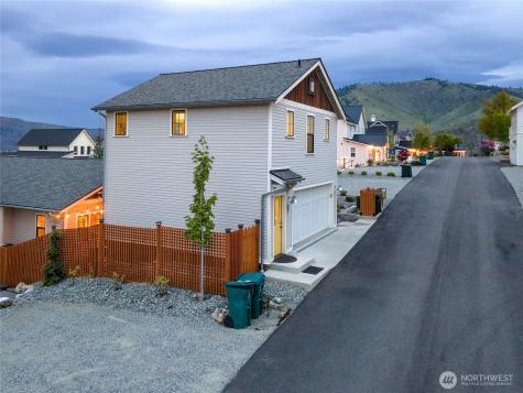 481 Mackinaw Lane Chelan WA 98816