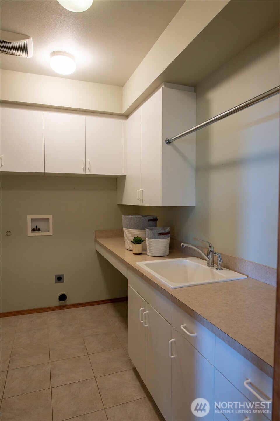 975 E Simmons Road Port Angeles WA 98362