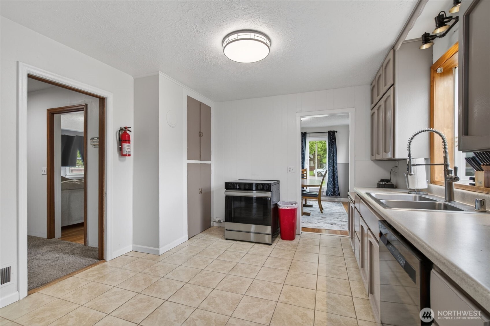 1528 7th Avenue Longview WA 98632