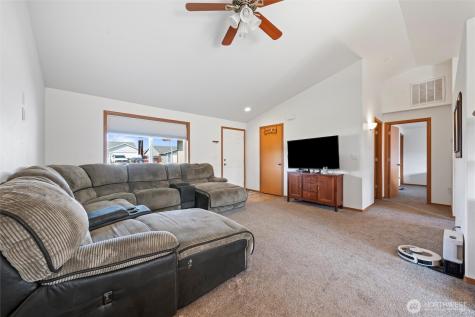 1317 W Electra Street Moses Lake WA 98837