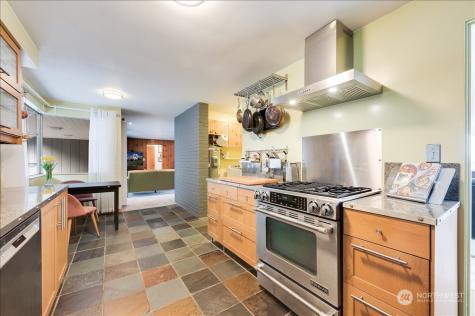 16021 38th Avenue Ne Lake Forest Park WA 98155