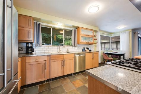 16021 38th Avenue Ne Lake Forest Park WA 98155