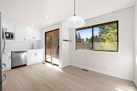 917 N 100th Street Seattle WA 98133