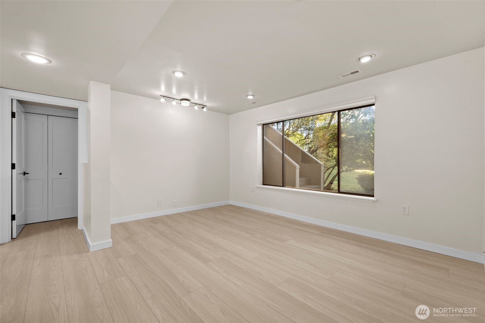 917 N 100th Street Seattle WA 98133