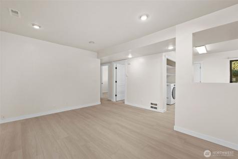 917 N 100th Street Seattle WA 98133