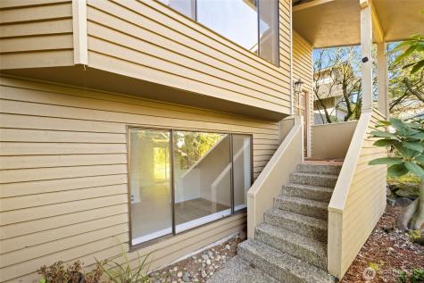 917 N 100th Street Seattle WA 98133