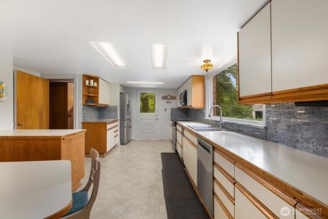 6612 NE 202nd Street Kenmore WA 98028
