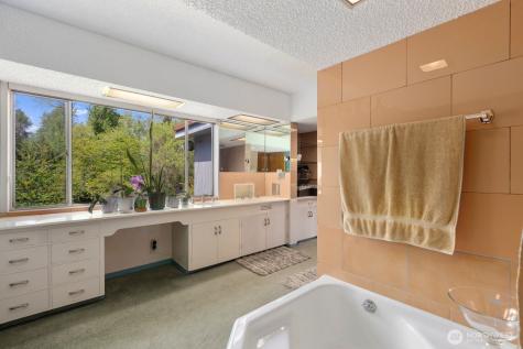 6612 NE 202nd Street Kenmore WA 98028