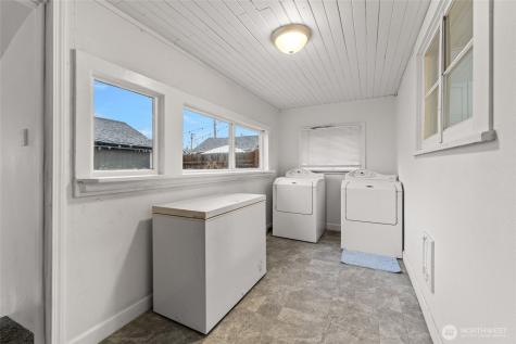 718 N 1st Street Mount Vernon WA 98273