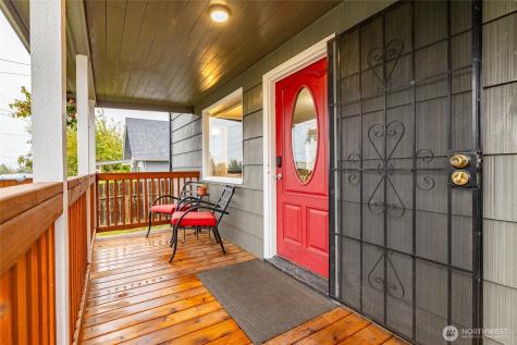 718 N 1st Street Mount Vernon WA 98273